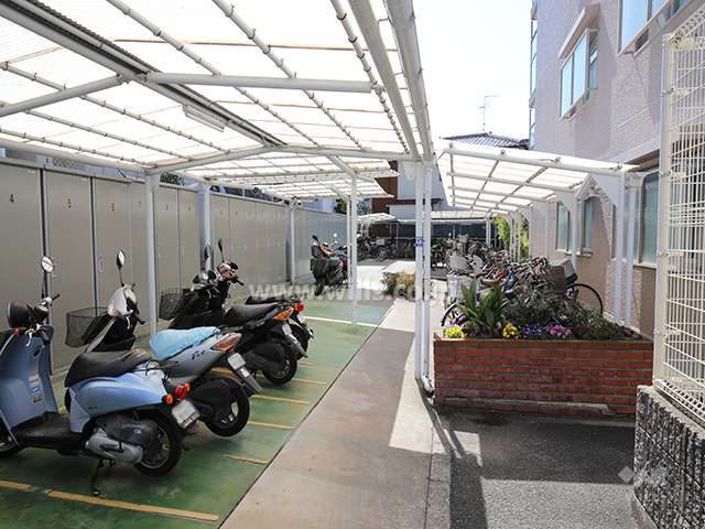 バイク置き場