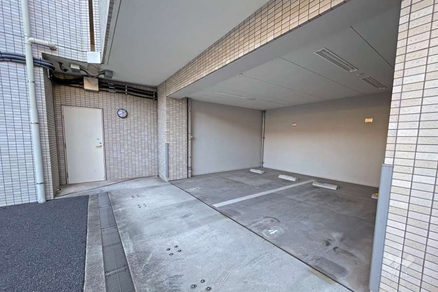 敷地内駐車場（屋内平面式）