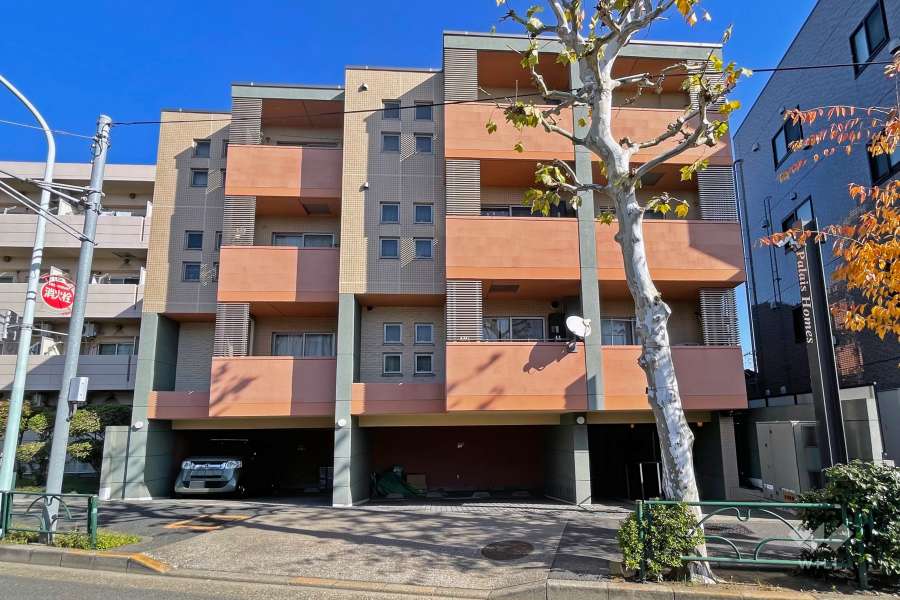 パレホームズ大森山王の外観（南西側から）