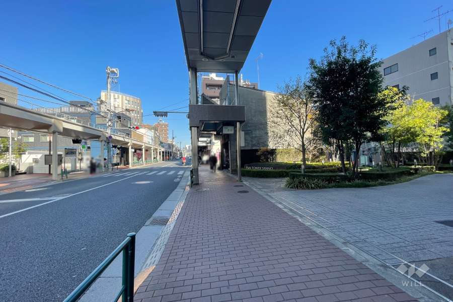 敷地北西側の前面道路