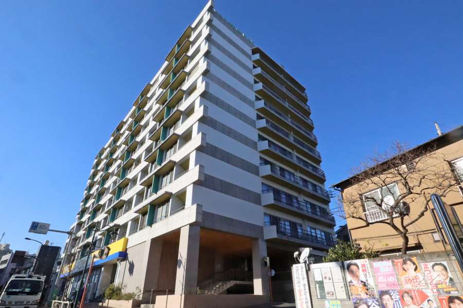 ワールドパレスの外観(南東側から)