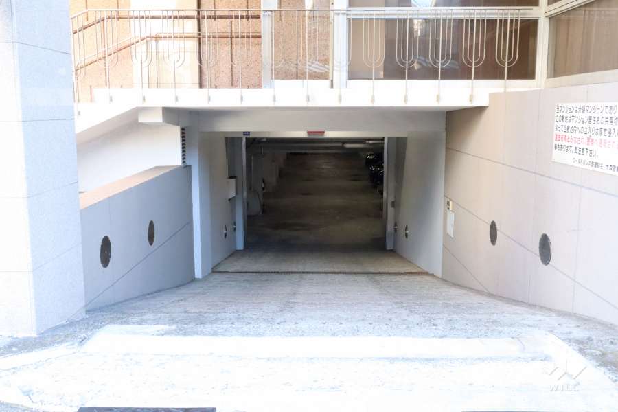 駐車場の出入り口