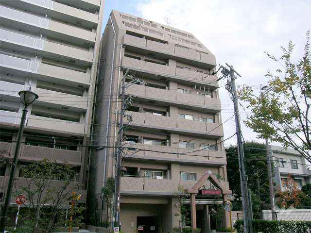 シルクマンション宝塚の外観（南西側から）