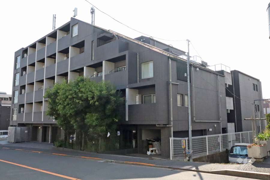 ブライズ上池台の外観(東側から)