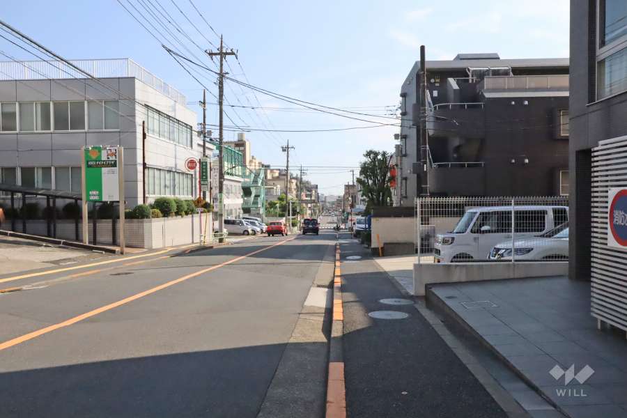 敷地南東側の前面道路