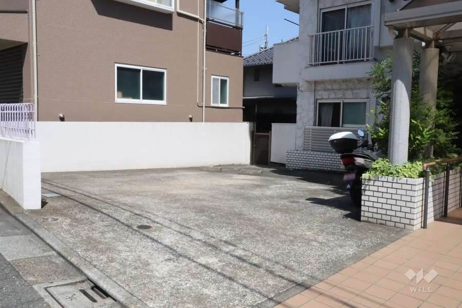 敷地内駐車場（屋外平面式）　