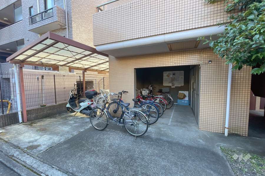 屋内に設けられた駐輪場