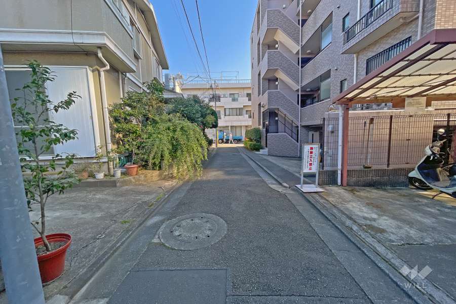 敷地北側前面道路