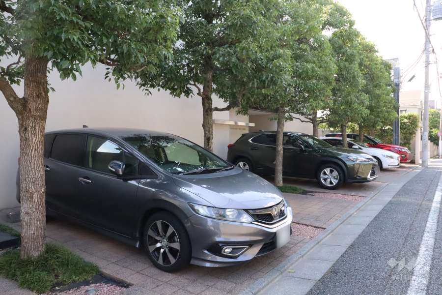 敷地内駐車場（屋外平面式）