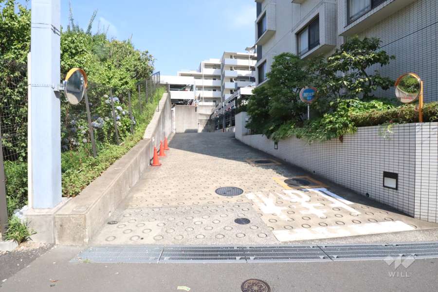 駐車場の出入り口