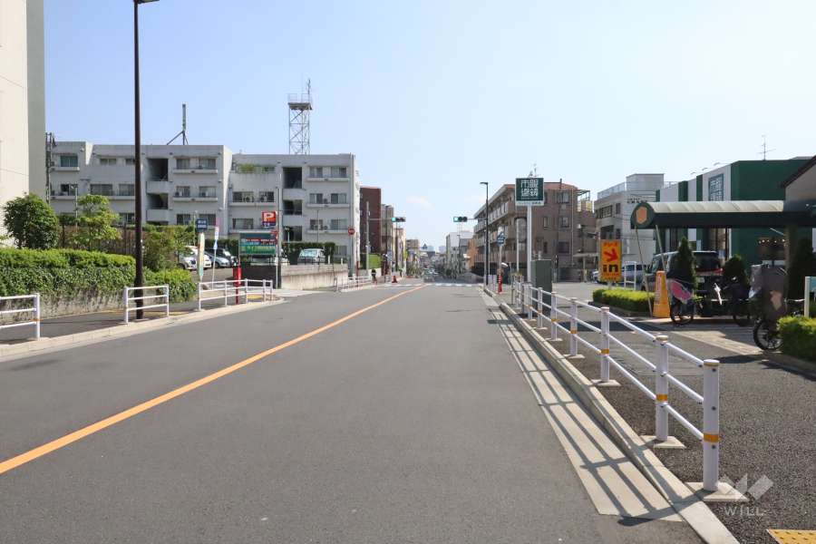 敷地北西側の前面道路