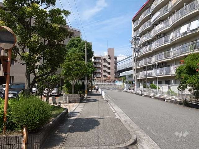 敷地南側の道路。