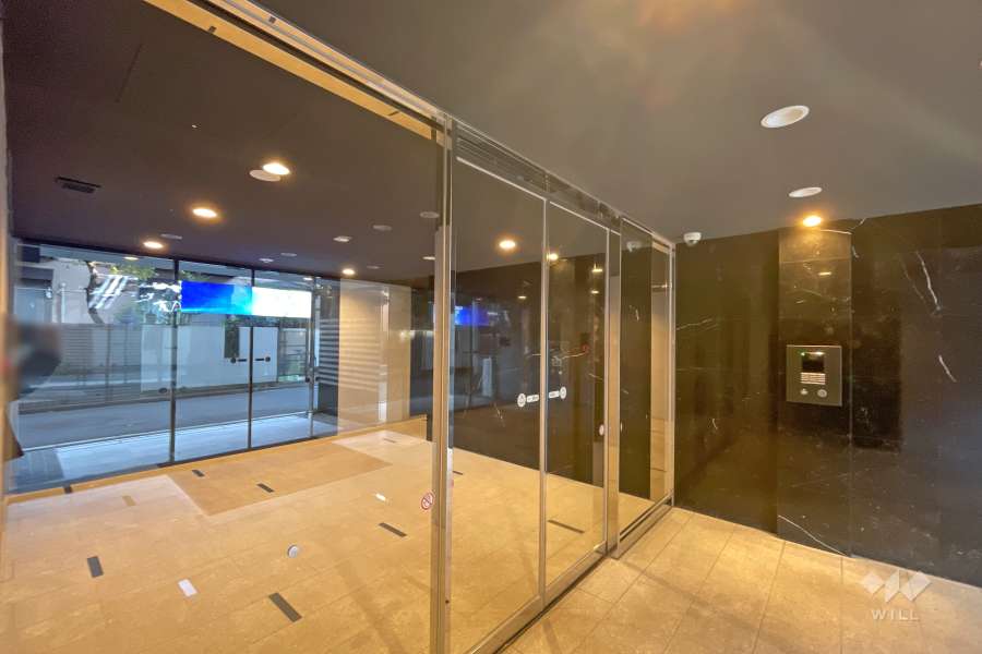 エントランスはオートロック付きです。