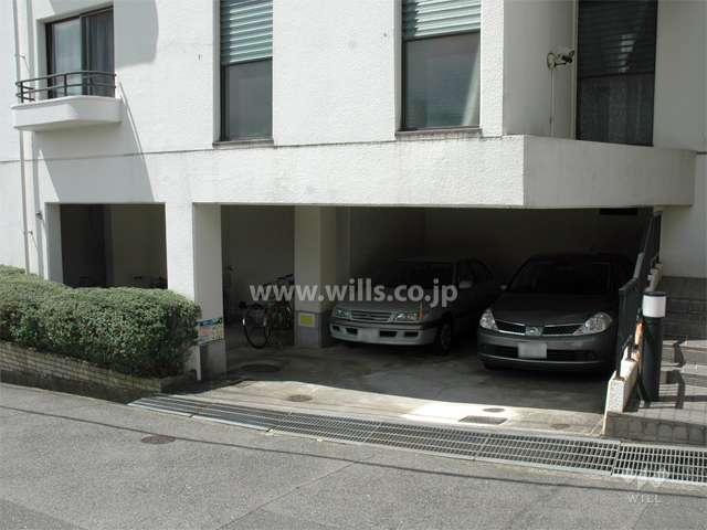 駐車場と駐輪場