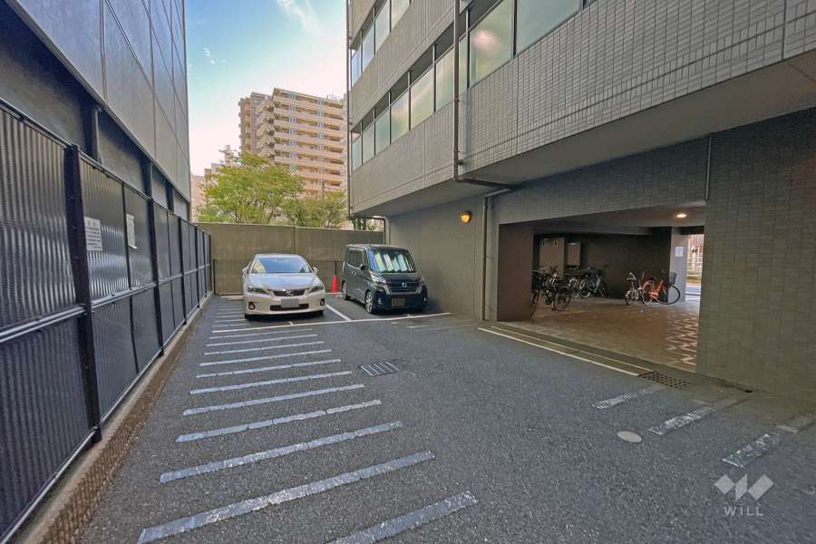 敷地内駐車場（屋外平面式）