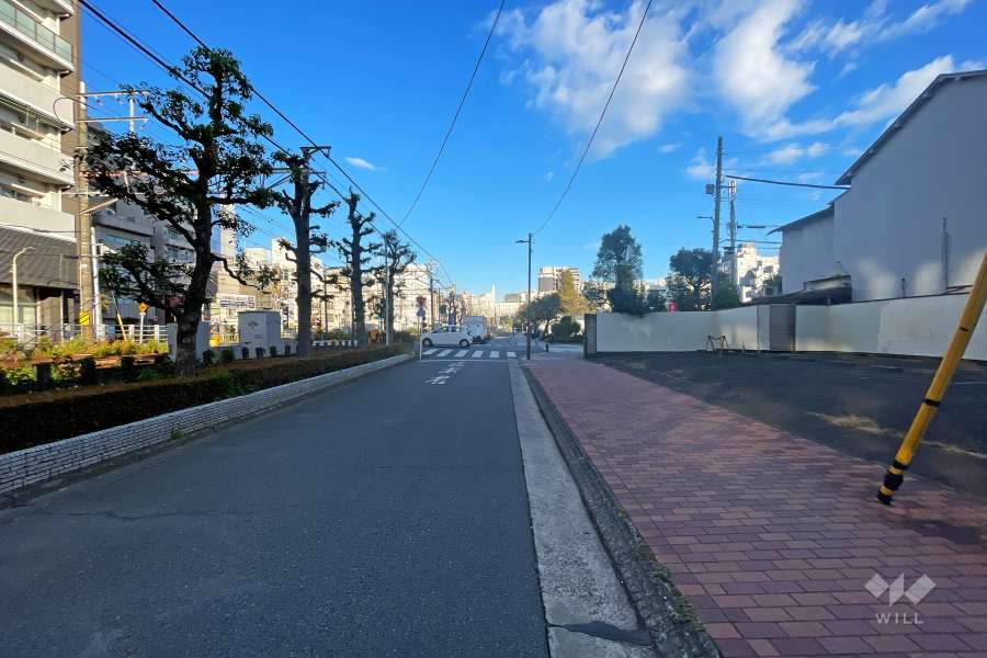 敷地北側の前面道路