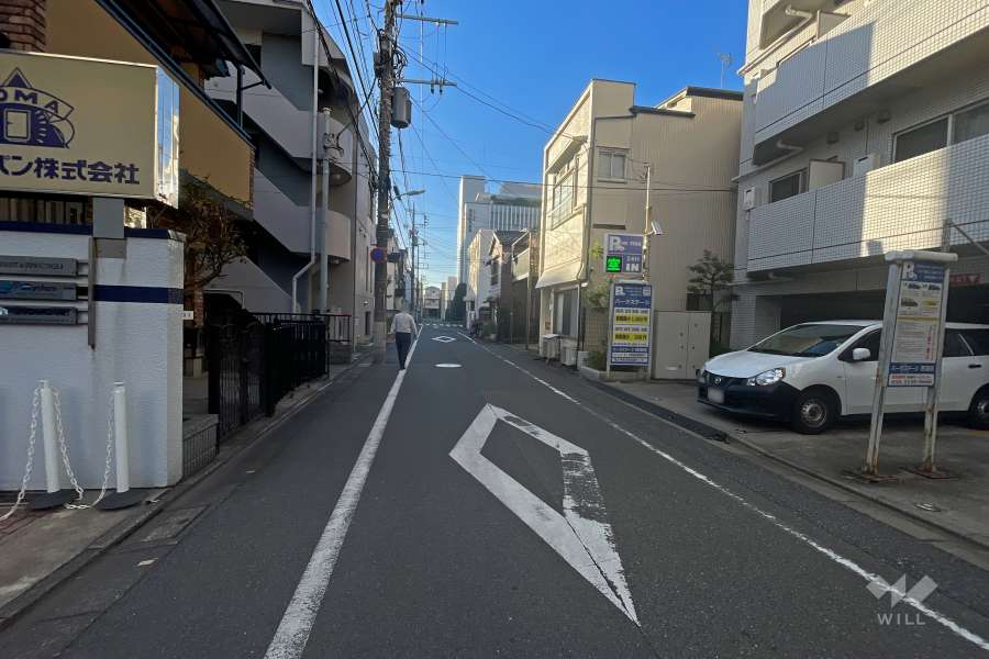 敷地南側の前面道路