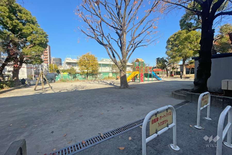 敷地北側に隣接する『池上五丁目公園』