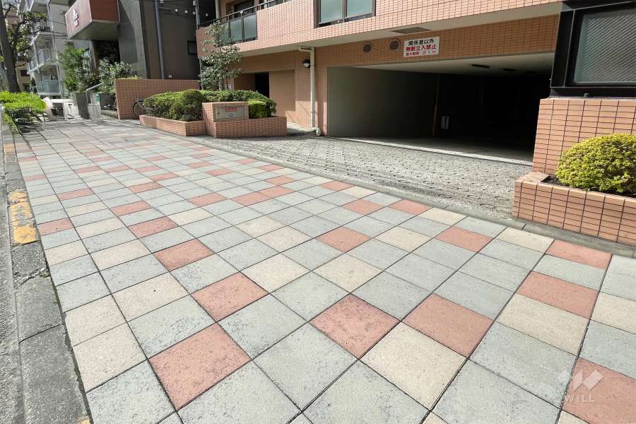 駐車場の出入り口　