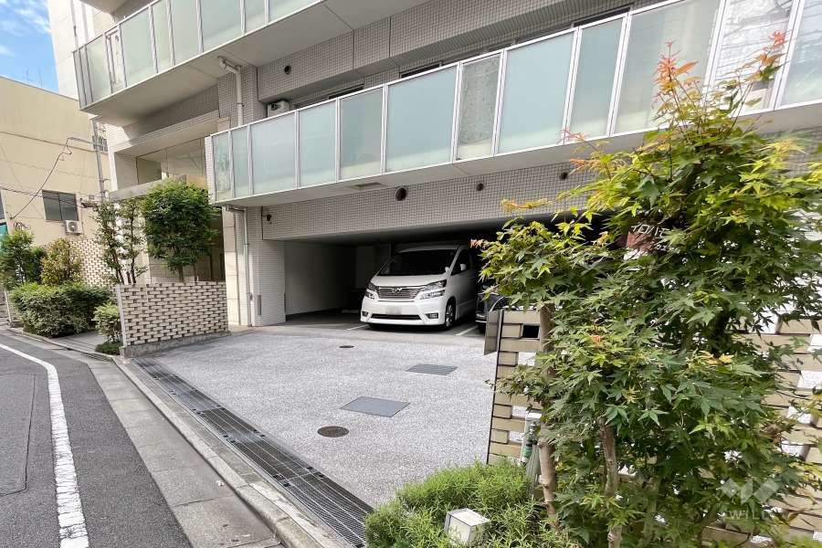 駐車場の出入り口・敷地内駐車場（屋内平面式）