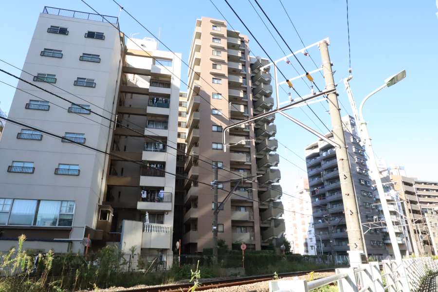 コスモ西蒲田の外観（南東側から）