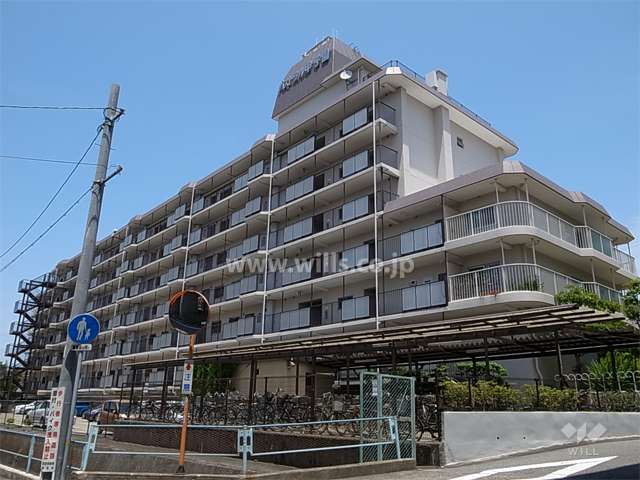 パストラル甲子園の外観（南西側から）