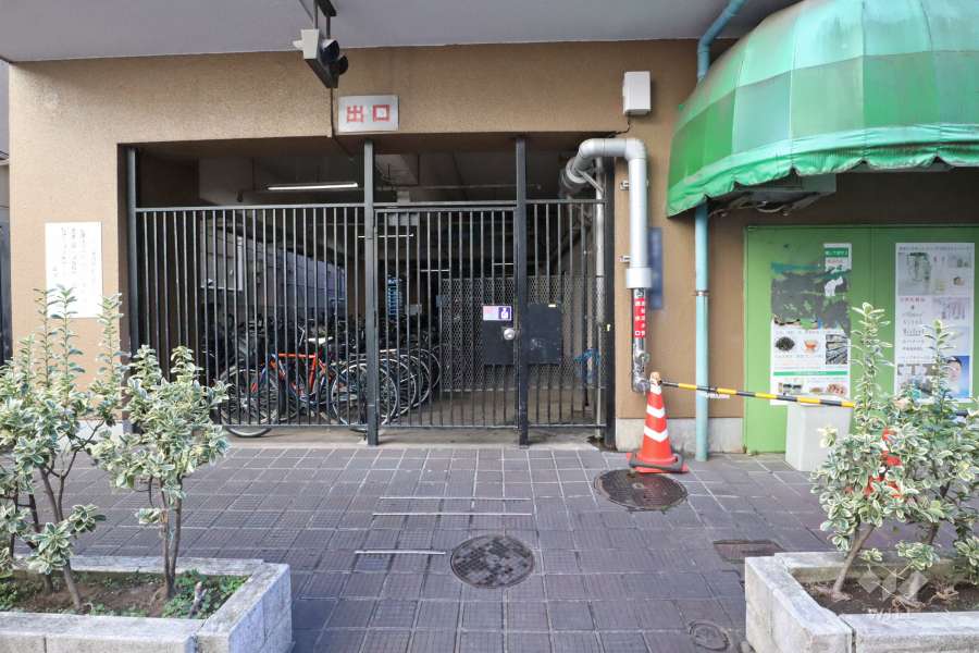 エントランス（駐輪場）