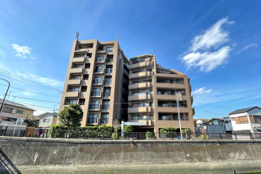 グランイーグル西蒲田２の外観（東側から）