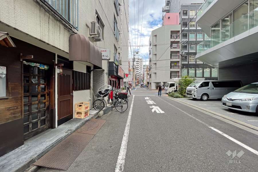 敷地北側の前面道路