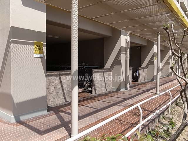 建物1階部分にある駐輪場