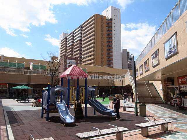 武庫川団地内のショッピングセンター