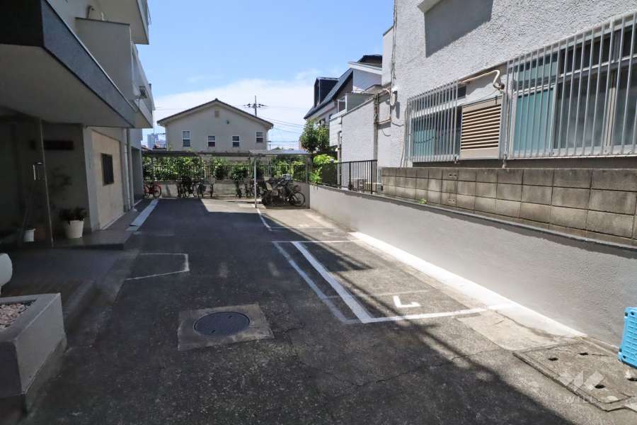 敷地内駐車場（屋外平面式）