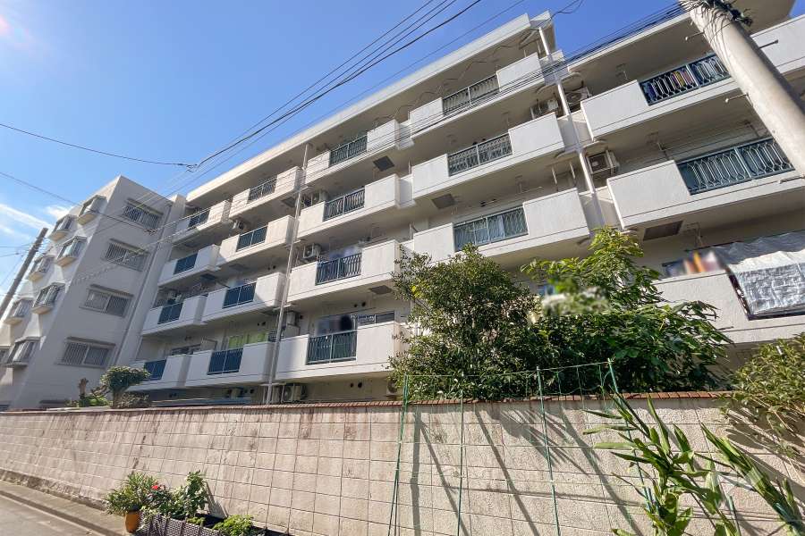 西六郷ダイヤモンドマンションの外観（北東側から）