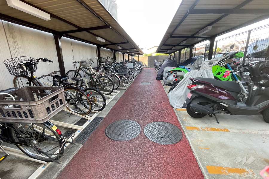 駐輪場・バイク置場（屋根付き）