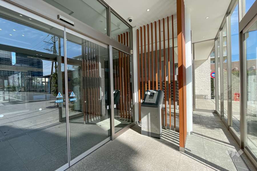 エントランス内はオートロック付きです。