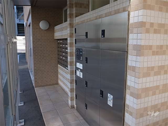 宅配ボックスと共用ポスト