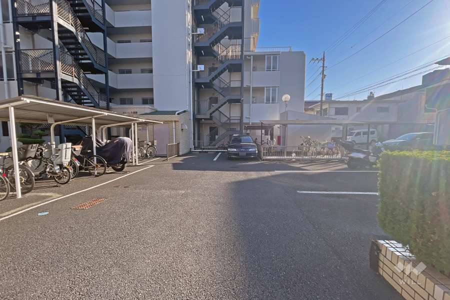 敷地内駐車場（屋外平面式）