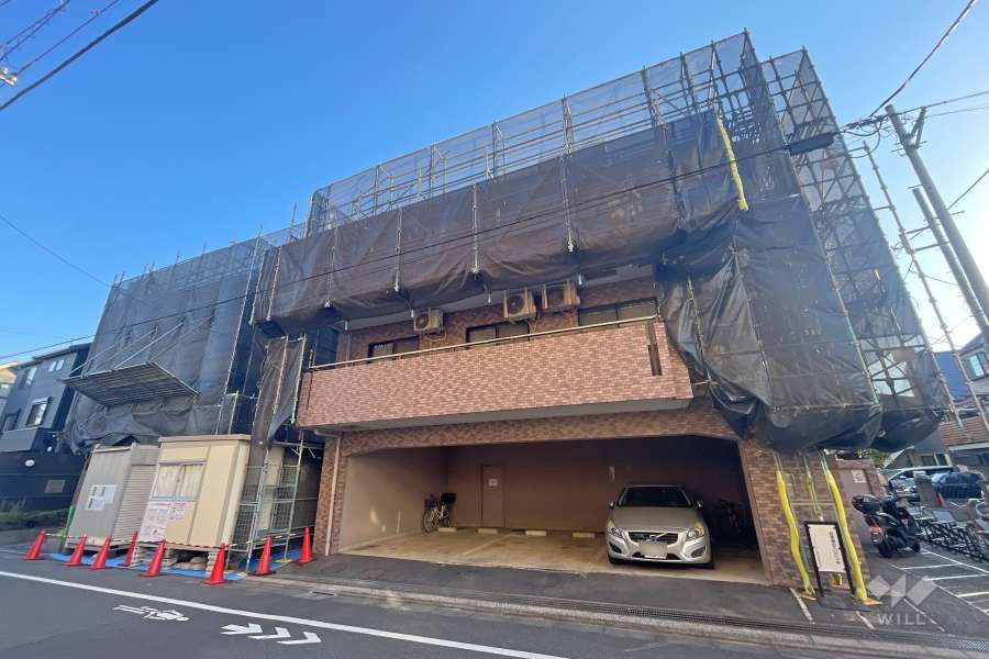 クレッセント蒲田東の外観（北西側から）※2024年3月現在、大規模修繕工事中