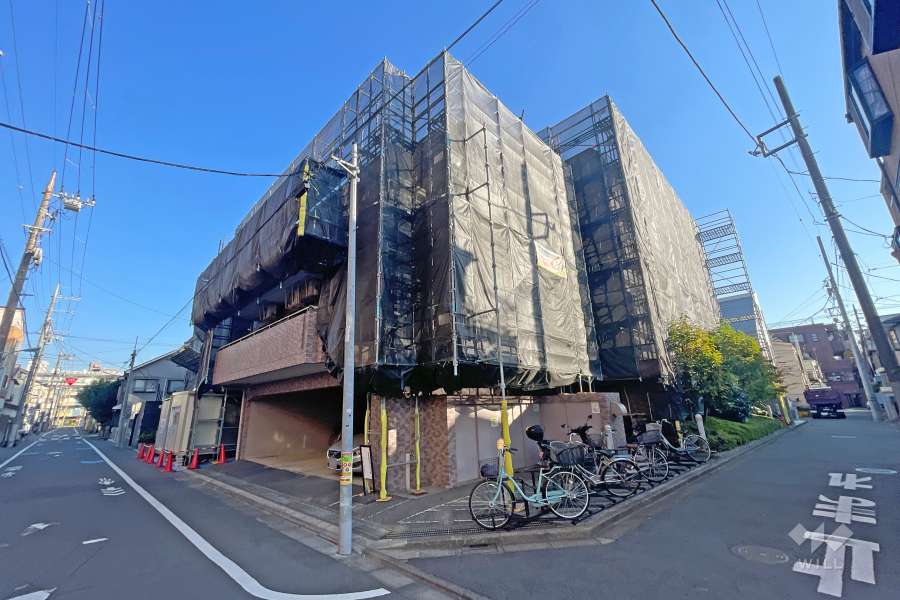 クレッセント蒲田東の外観（北西側から）※2024年3月現在、大規模修繕工事中