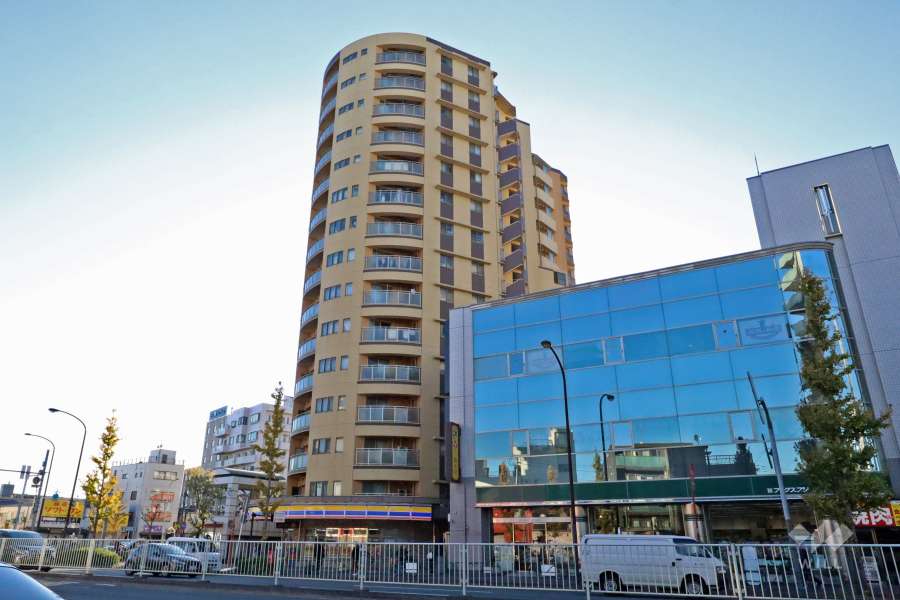 アルシオンエアポートタワーの外観（北東側から）