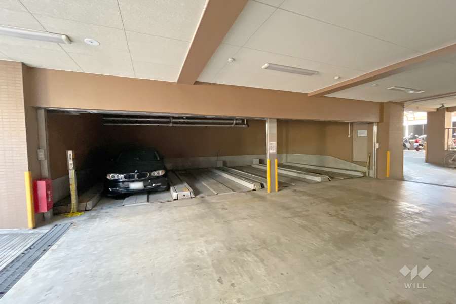 敷地内駐車場（屋内機械式）