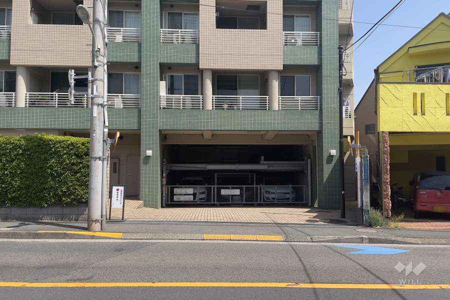 敷地内駐車場（屋内機械式）