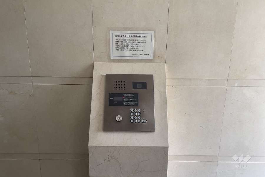 エントランスはオートロック付きです。