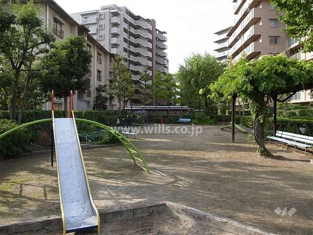 敷地の南側に隣接して『上田北公園』があります。
