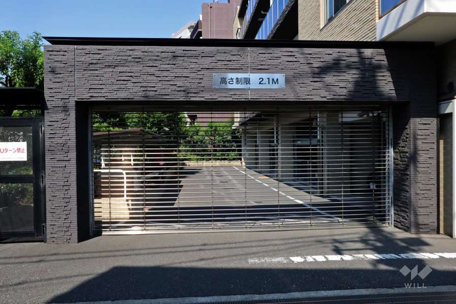 駐車場の出入り口（リングシャッター付き）