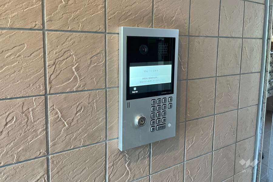 エントランスはオートロック付きです。