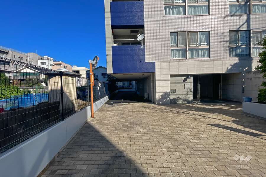 駐車場の出入り口