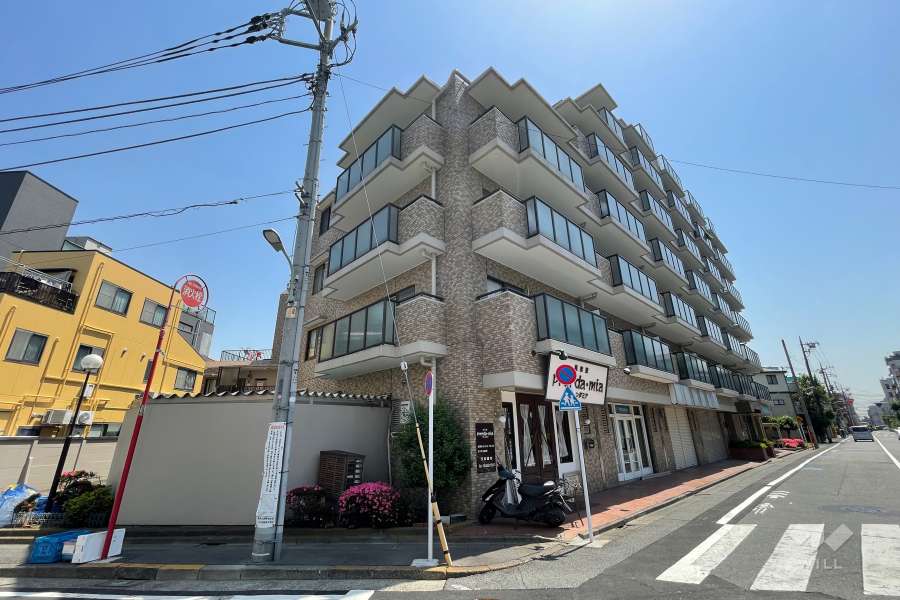 朝日千鳥町マンションの外観（北西側から）