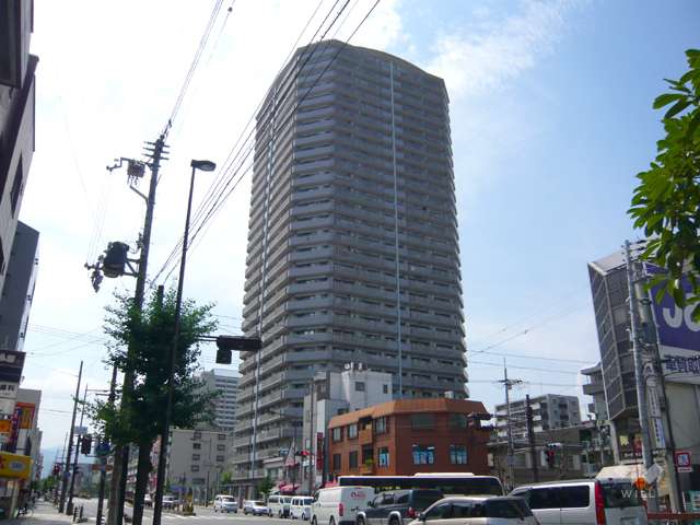 ファインビュー西宮の外観（南東側から）