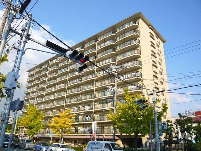 メガロコープ西宮2　1号棟の外観（南西側から）